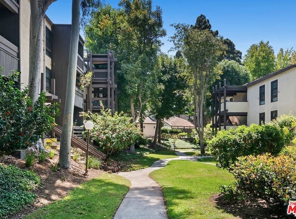 7742 Redlands St, Los Angeles, CA 90293