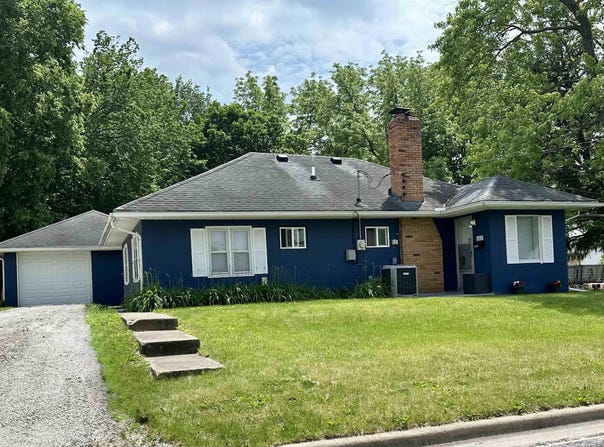 402 W TOWER Street, Eureka, IL 61530