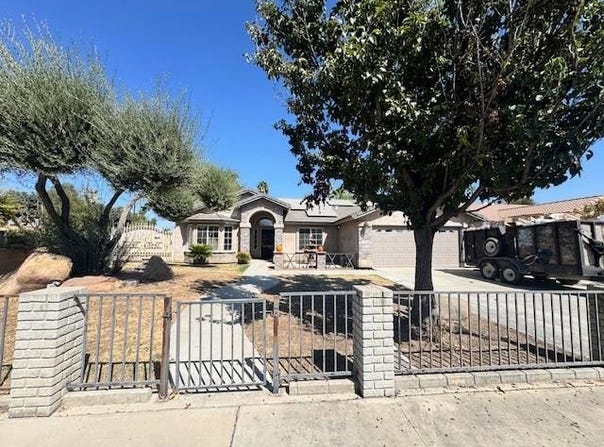 14498 W G Street, Kerman, CA 93630