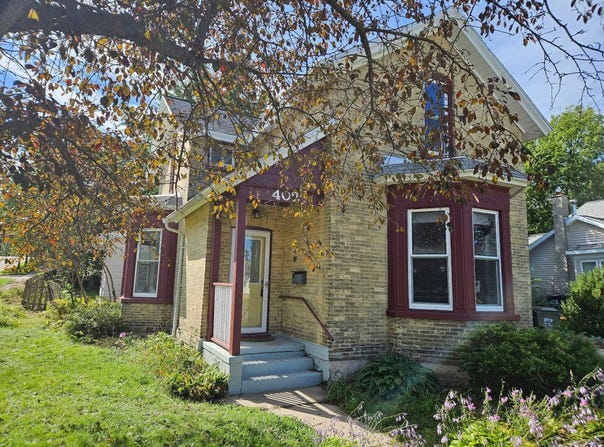 402 W Carroll Street, Portage, WI 53901