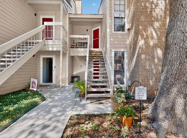1909 Chasewood Circle, Arlington, TX 76011