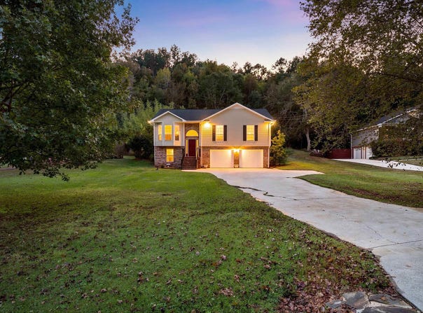 210 LAKESHORE CIRCLE, WARRIOR, AL 35180
