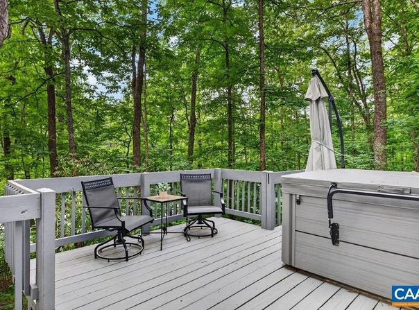 25 HICKORYNUT RD, ROSELAND, VA 22967