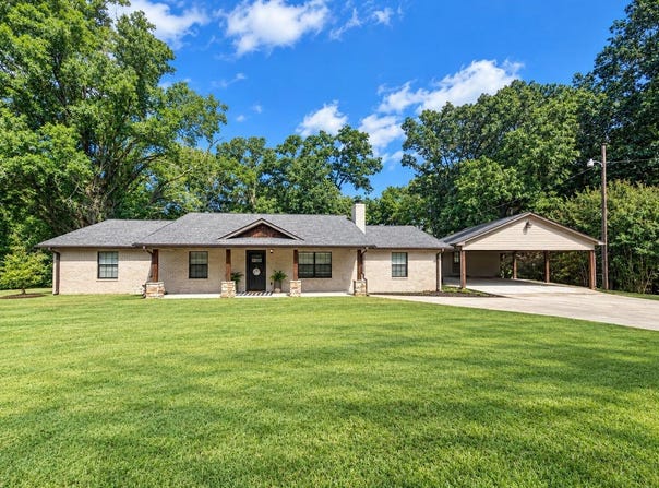 996 Hwy 371, Mooreville, MS 38857