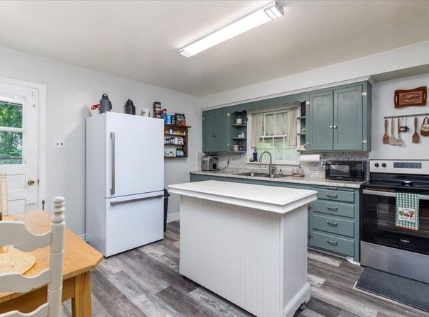 3506 Bunker Hill Dr, Roanoke, VA 24018