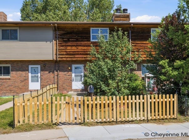 100 CLOVER CT, Cheyenne, WY 82009