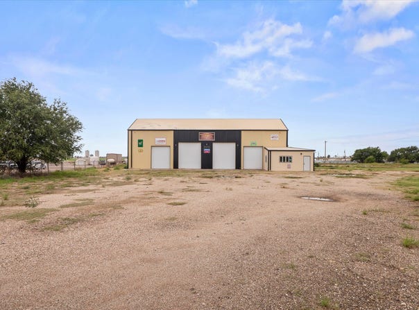 802 Seagraves Road, Brownfield, TX 79316