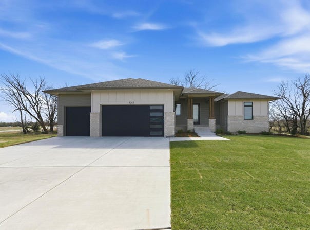 8263 W Mossy Stone, Maize, KS 67101