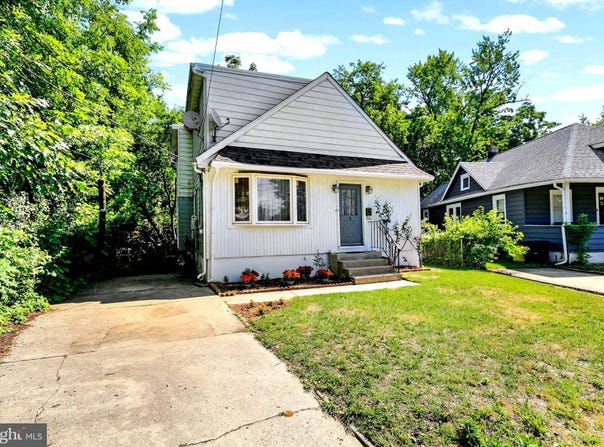 1 PAGE Avenue, BARRINGTON, NJ 08007