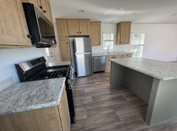 381 3rd Ave SW, Dickinson, ND 58601