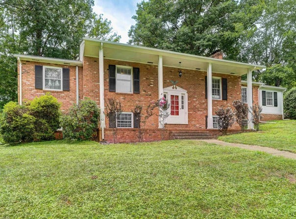 403 CARRSBROOK DR, Charlottesville, VA 22901