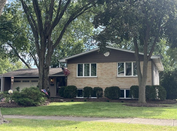 565 Maywood Lane, Lisle, IL 60532