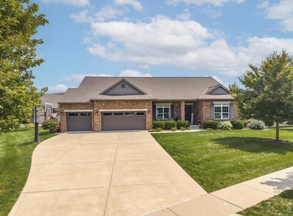 1302 Watersound Way, Bloomington, IL 61705