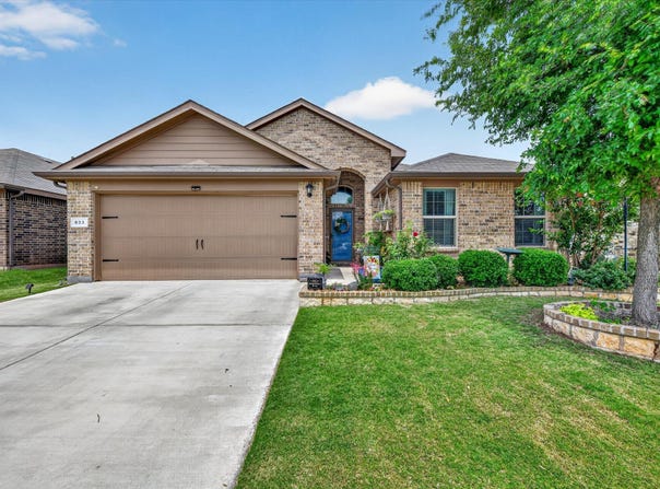 833 Rutherford Drive, Crowley, TX 76036
