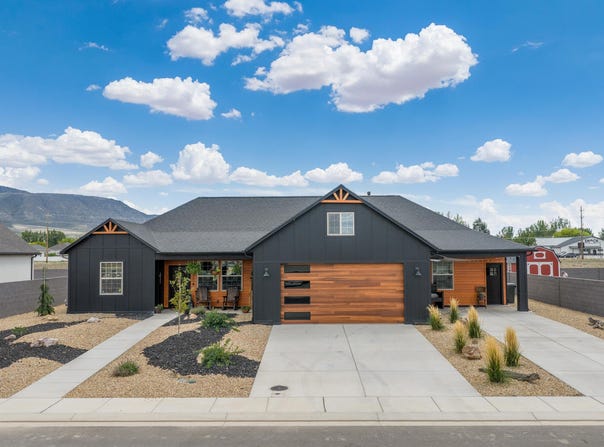 932 E Winchester Dr, Enoch, UT 84021