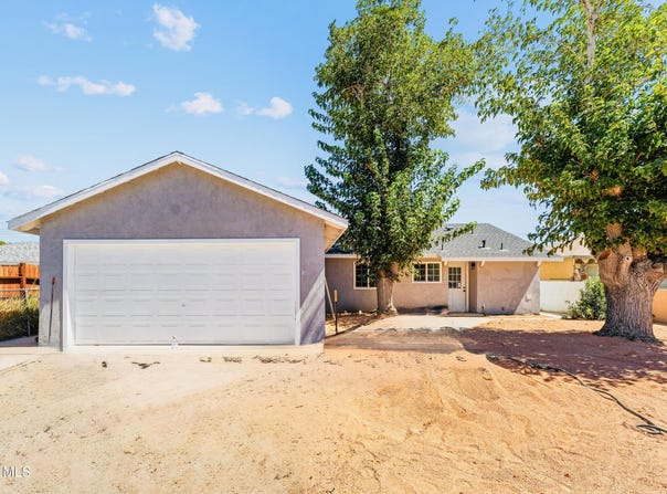 38544 E 33rd Street, Palmdale, CA 93550