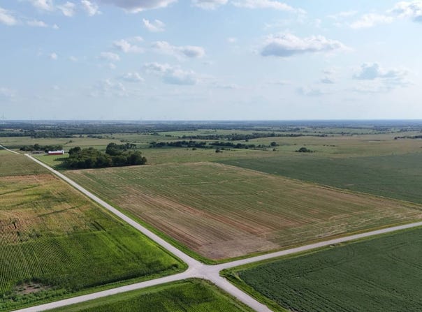 SW 200th Rd, Kincaid, KS 66039