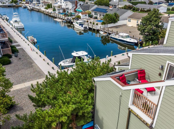 8 Hidden Harbor Drive, Point Pleasant Beach, NJ 08742