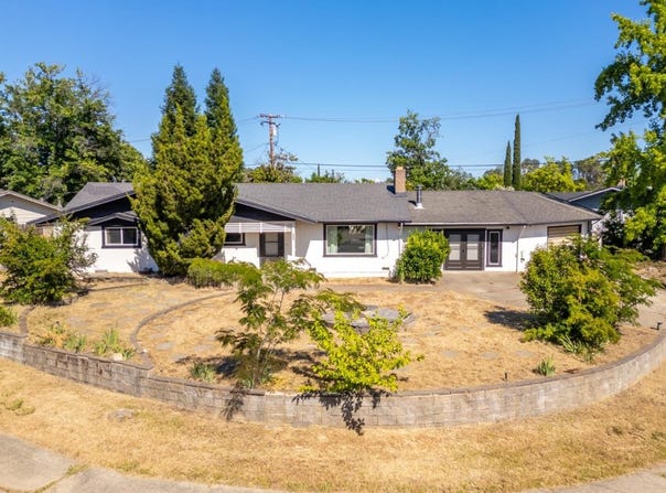 3400 Panorama DR, REDDING, CA 96003