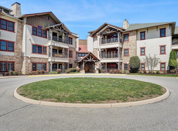 5452 The Peaks Dr, Roanoke, VA 24018