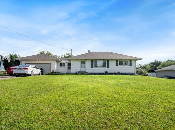 1187 Meadowbrook Boulevard, Brunswick, OH 44212