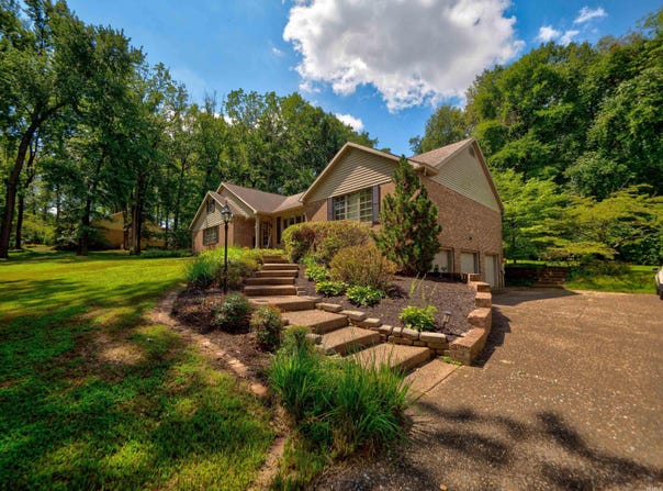 4077 Frame Road, Newburgh, IN 47630