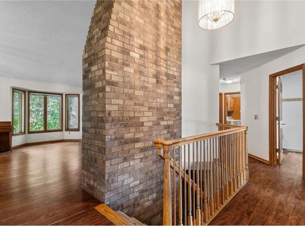4512 Williston Road, Minnetonka, MN 55345