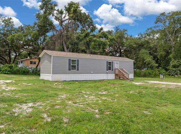 4363 CR 690, WEBSTER, FL 33597