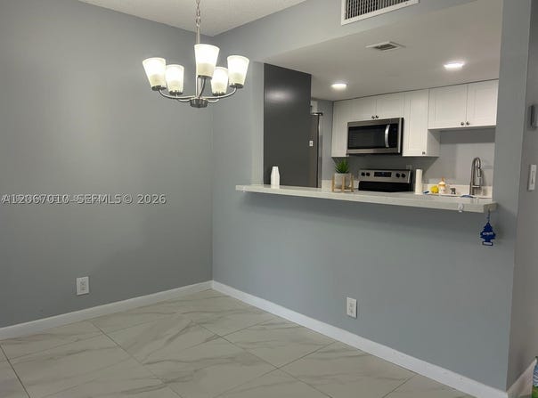 230 Lakeview Dr, Weston, FL 33326