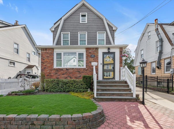 17 Everett Street, Lynbrook, NY 11563