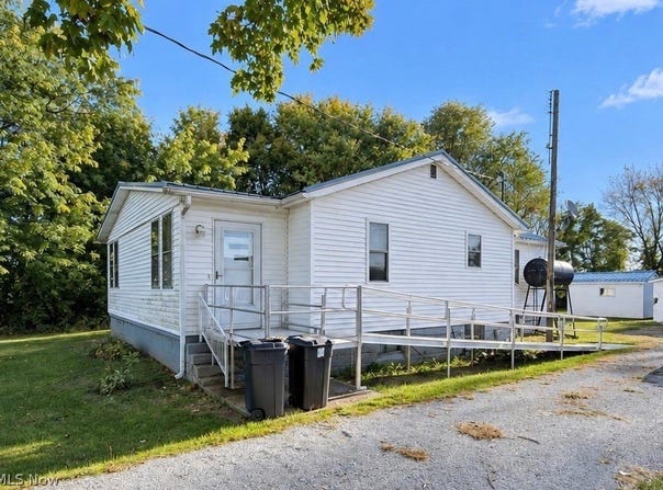 8080 State Route 151, Rayland, OH 43943