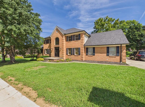 416 Arrowhead Drive, Hurricane, WV 25526