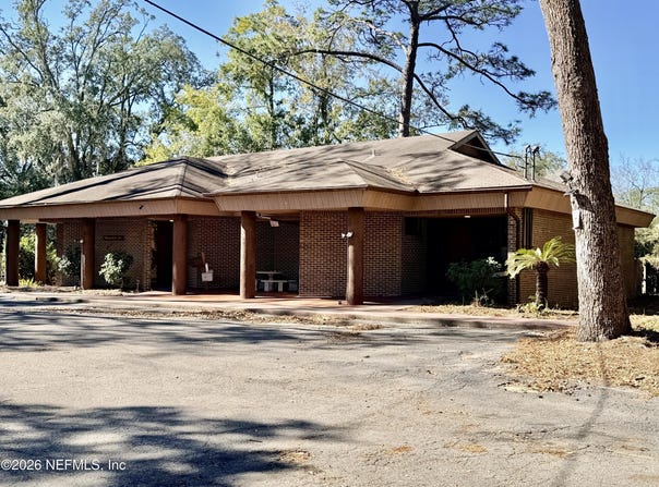 1906 DEBARRY Avenue, Orange Park, FL 32073