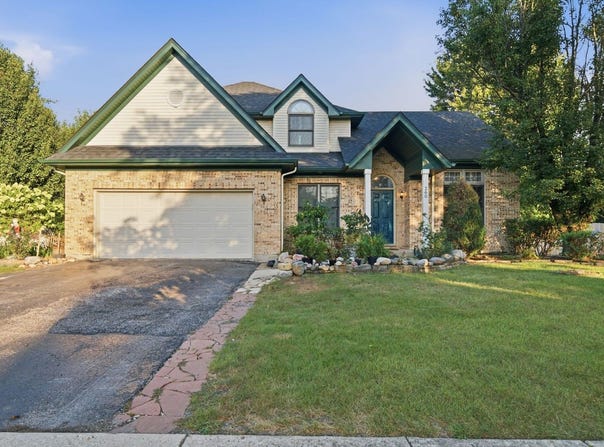260 Tecumseh Drive, Bolingbrook, IL 60490