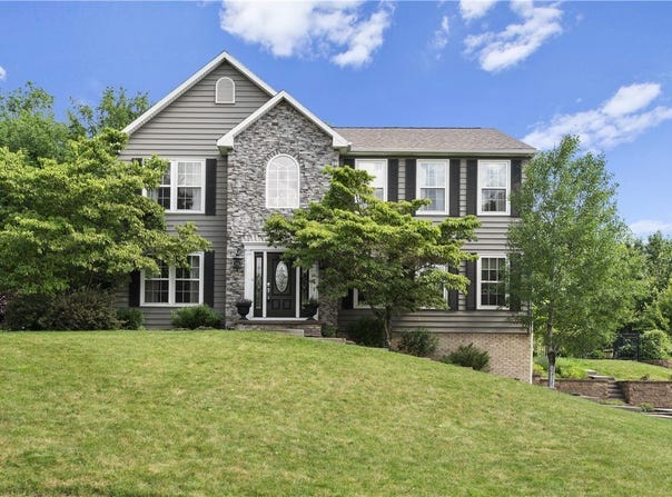 111 Cherokee Ct, Freeport, PA 16229