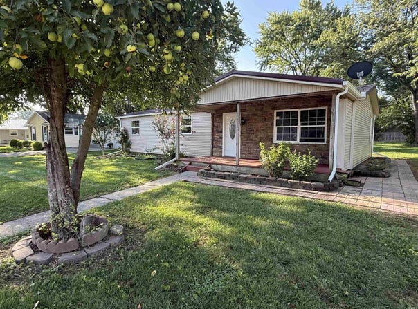 466 E Maple Street, Berne, IN 46711