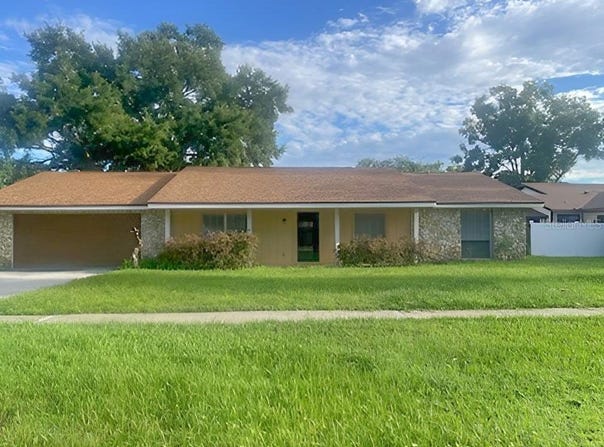 3501 CALGARY Lane, MOUNT DORA, FL 32757