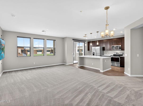 3900 E BASELINE Road, Phoenix, AZ 85042