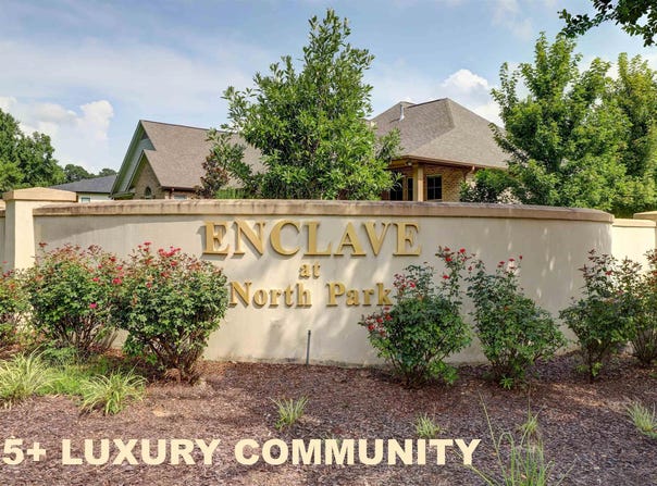 4 E Enclave Cir., Texarkana, TX 75503