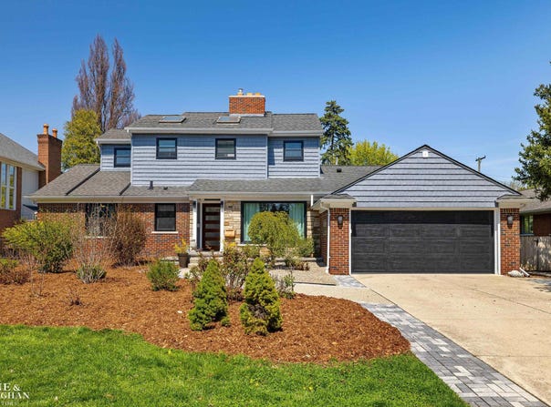 56 Hampton Road, Grosse Pointe Shores, MI 48236