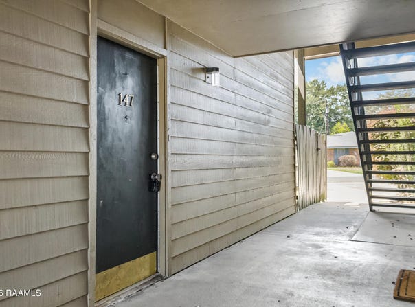 220 Doucet Road, Lafayette, LA 70503