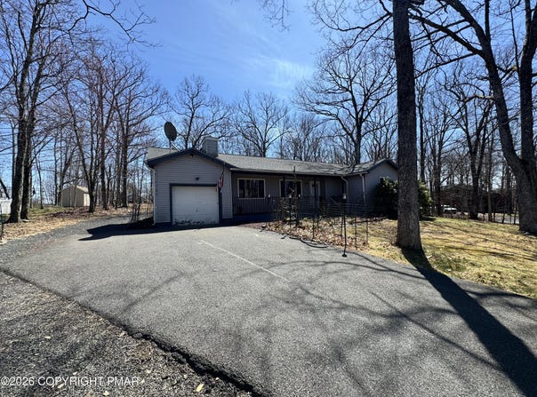 217 Bindale Road, Tamiment, PA 18371