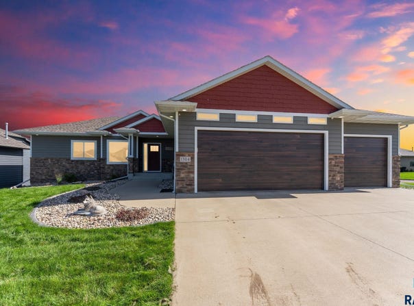 1304 S Monticello Ave, Sioux Falls, SD 57106