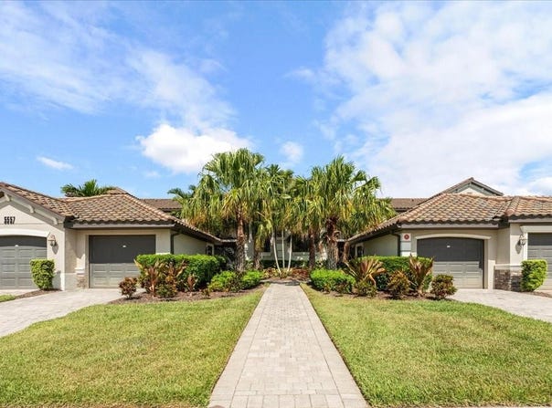 5557 PALMER Circle, BRADENTON, FL 34211