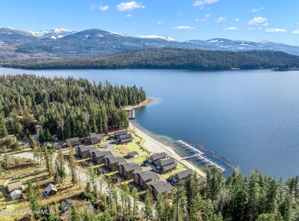 56 Palouse Dr, Nordman, ID 83848