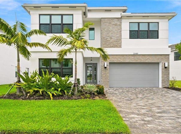 20419 Fair Oak Ln, ESTERO, FL 33928