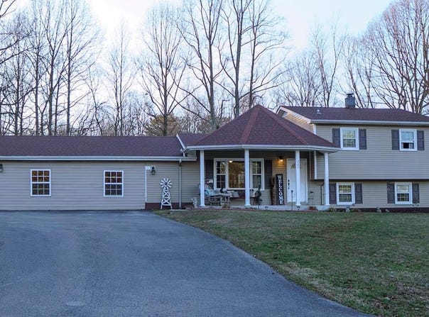 267 Simmons St, Spencer, TN 38585