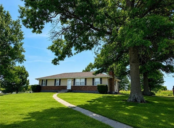 20107 E 215th Street, Harrisonville, MO 64701