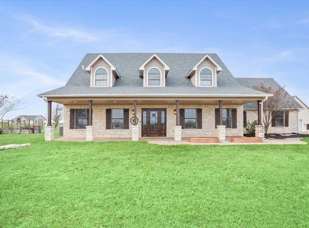 8600 Five Wells Rd, Rogers, TX 76569