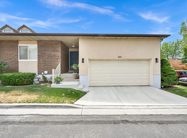2246 E LINCOLN Ct, Holladay, UT 84124